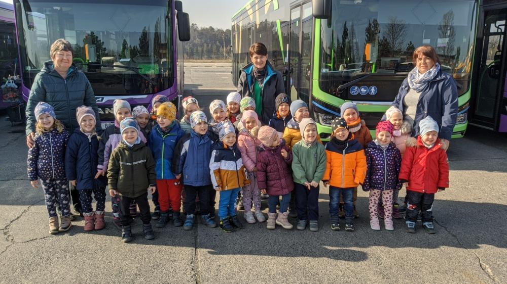 Üzemlátogatási lehetőség a V-busz telephelyén